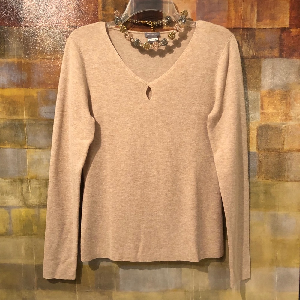 ANN TAYLOR Beige Knit V-Neck Keyhole Sweater MINT